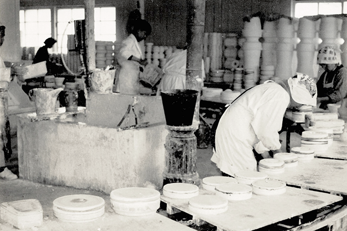 昭和時代の工場の様子